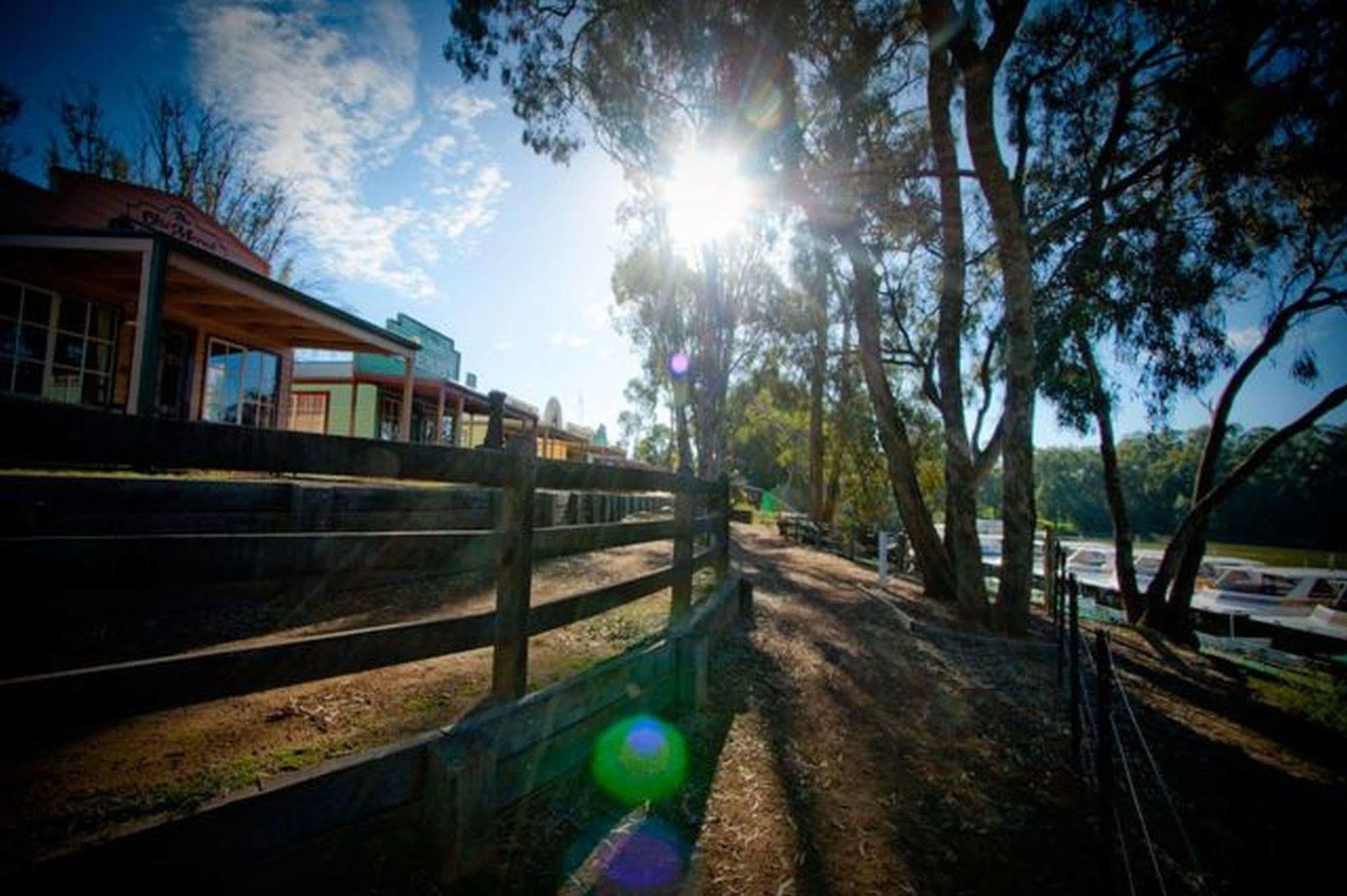 Tasman Holiday Parks - Merool On The Murray Echuca Exterior photo